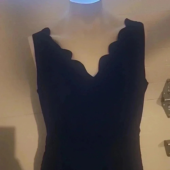 KIMI+KAI MATERNITY SCALLOPED V-NECK MIDI DRESS SIZE S - Picture 5 of 6